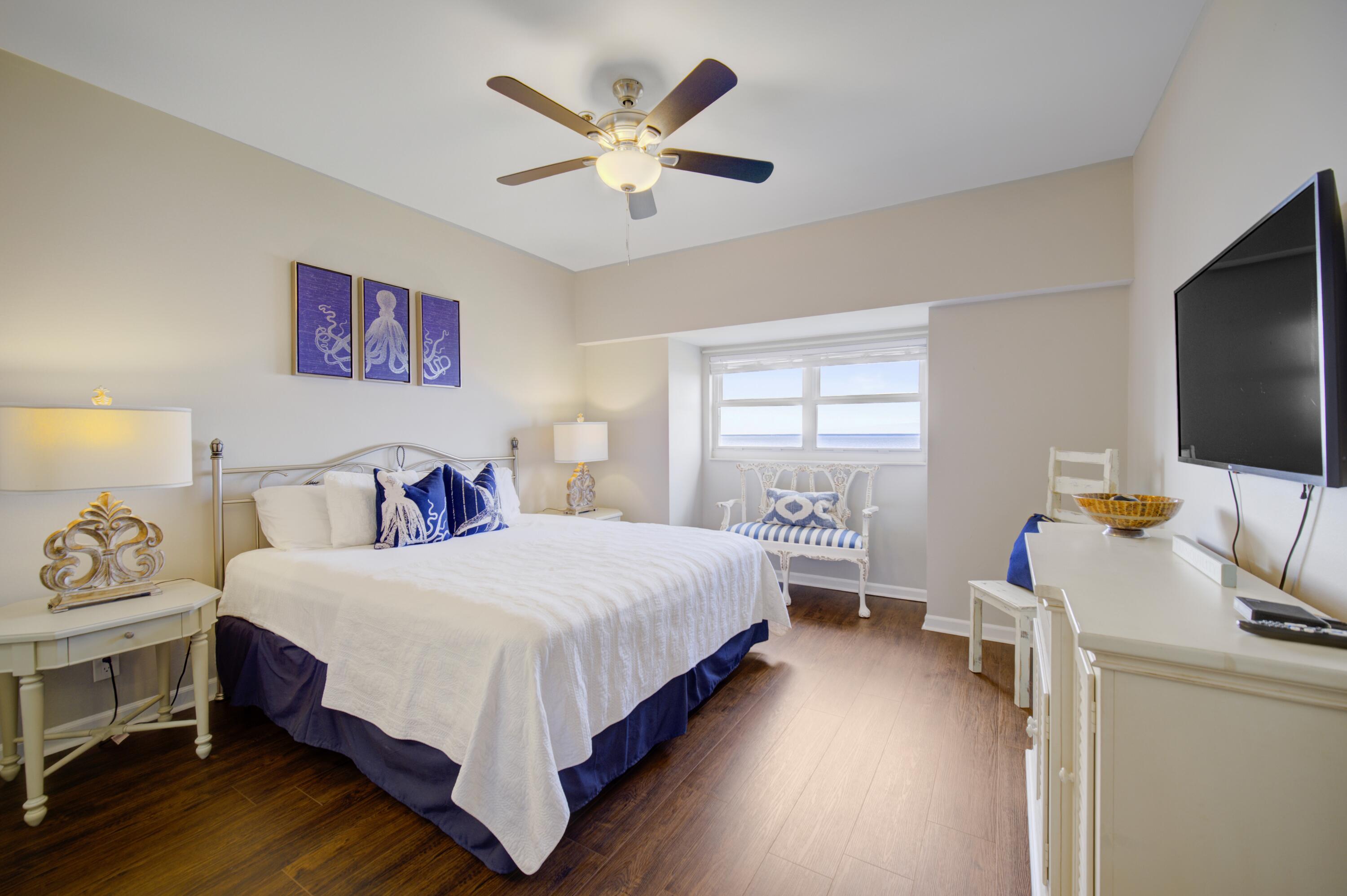 25 Players Club, Unit 25 Miramar Beach, FL 32550 - Photo 28 of 44 Large bedroom upstairs