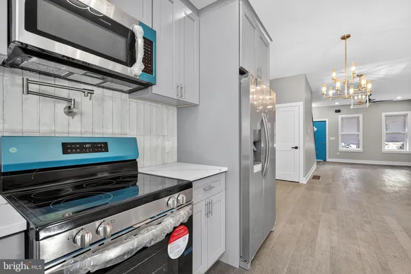 $2,400 | 34 West Sharpnack Street, Philadelphia, PA 19119