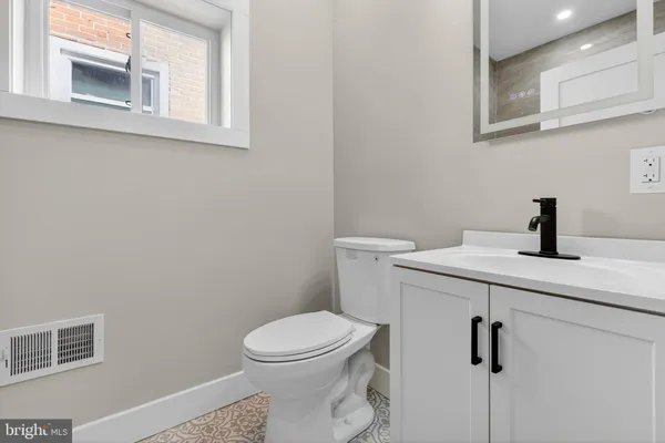 $2,400 | 34 West Sharpnack Street, Philadelphia, PA 19119