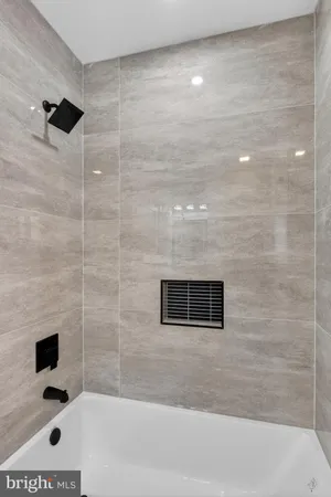 $2,400 | 34 West Sharpnack Street, Philadelphia, PA 19119