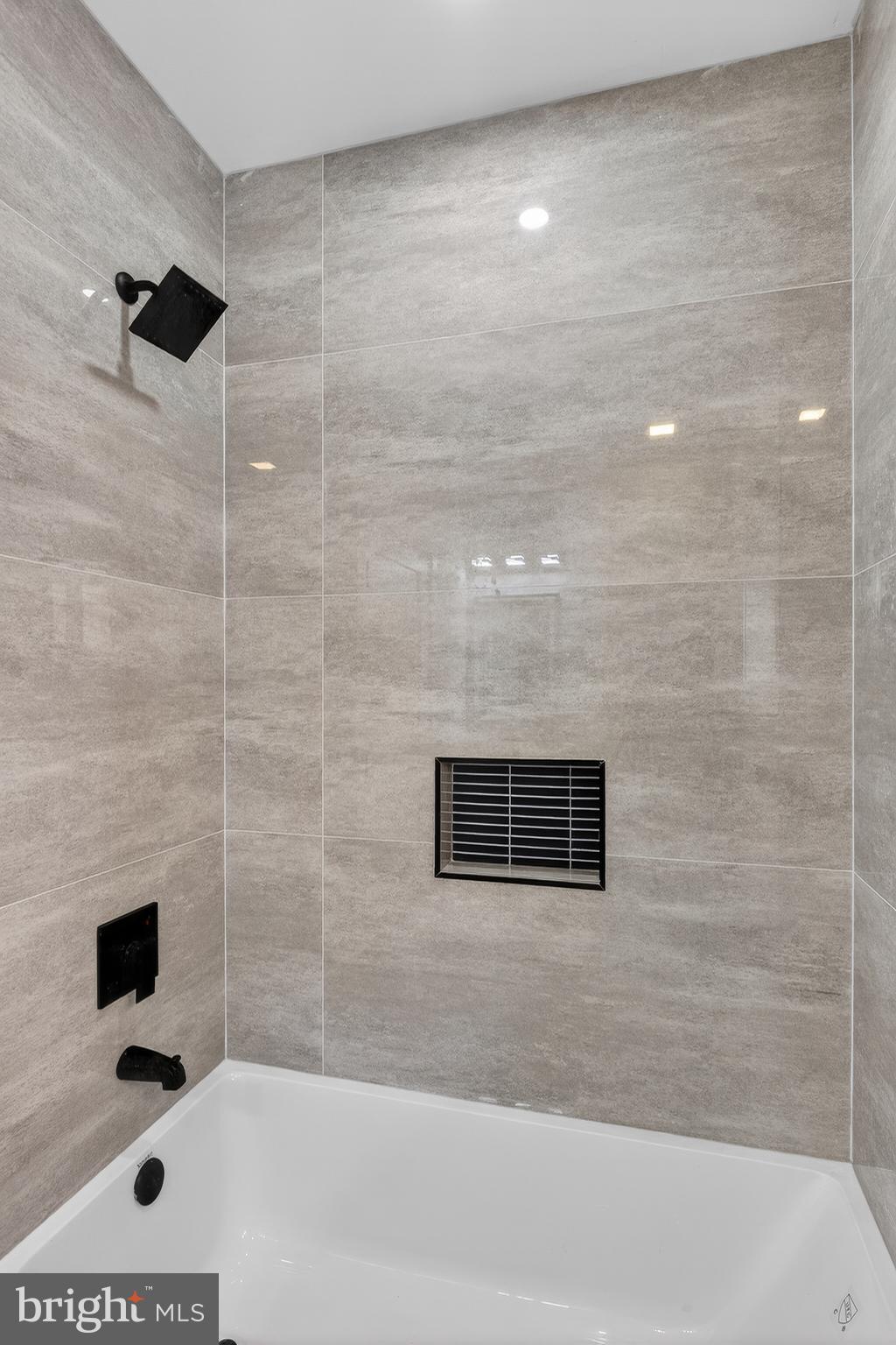 34 West Sharpnack Street Philadelphia, PA 19119 - Photo 20 of 33