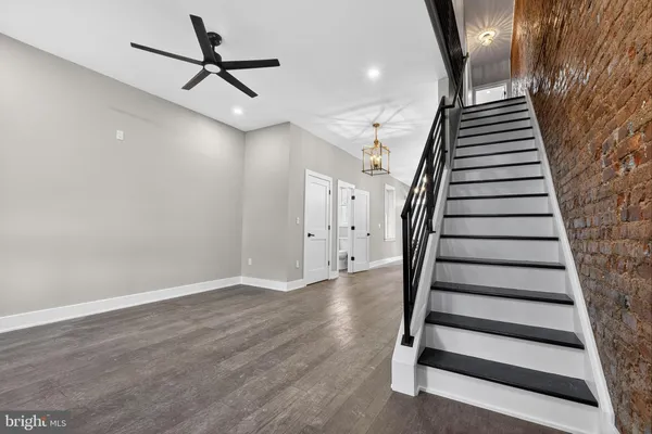 $2,400 | 34 West Sharpnack Street, Philadelphia, PA 19119