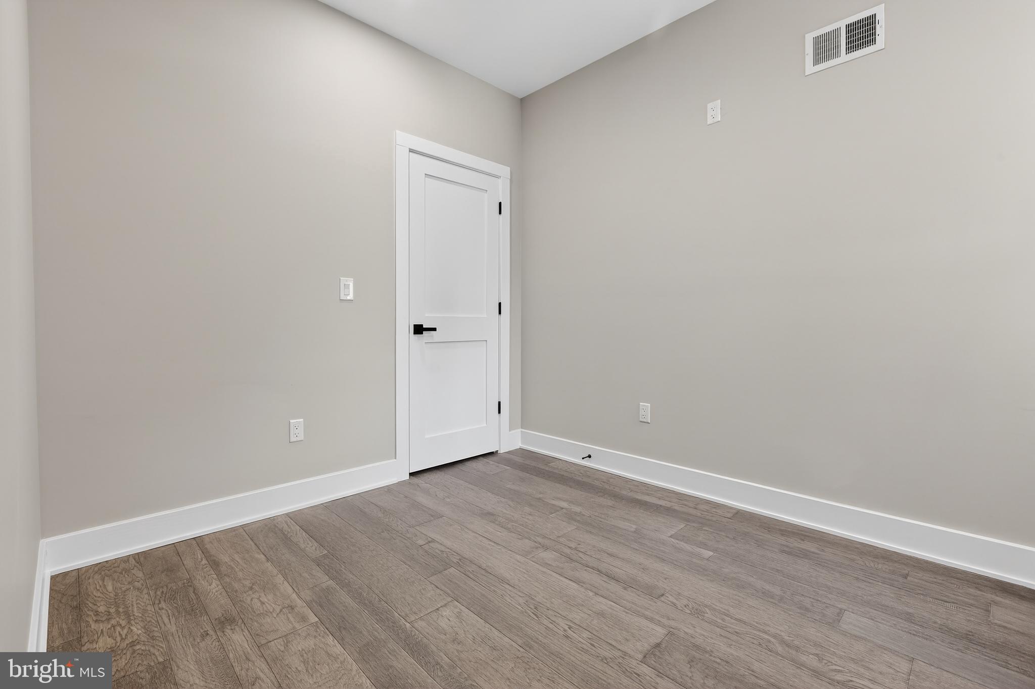 34 West Sharpnack Street Philadelphia, PA 19119 - Photo 24 of 33