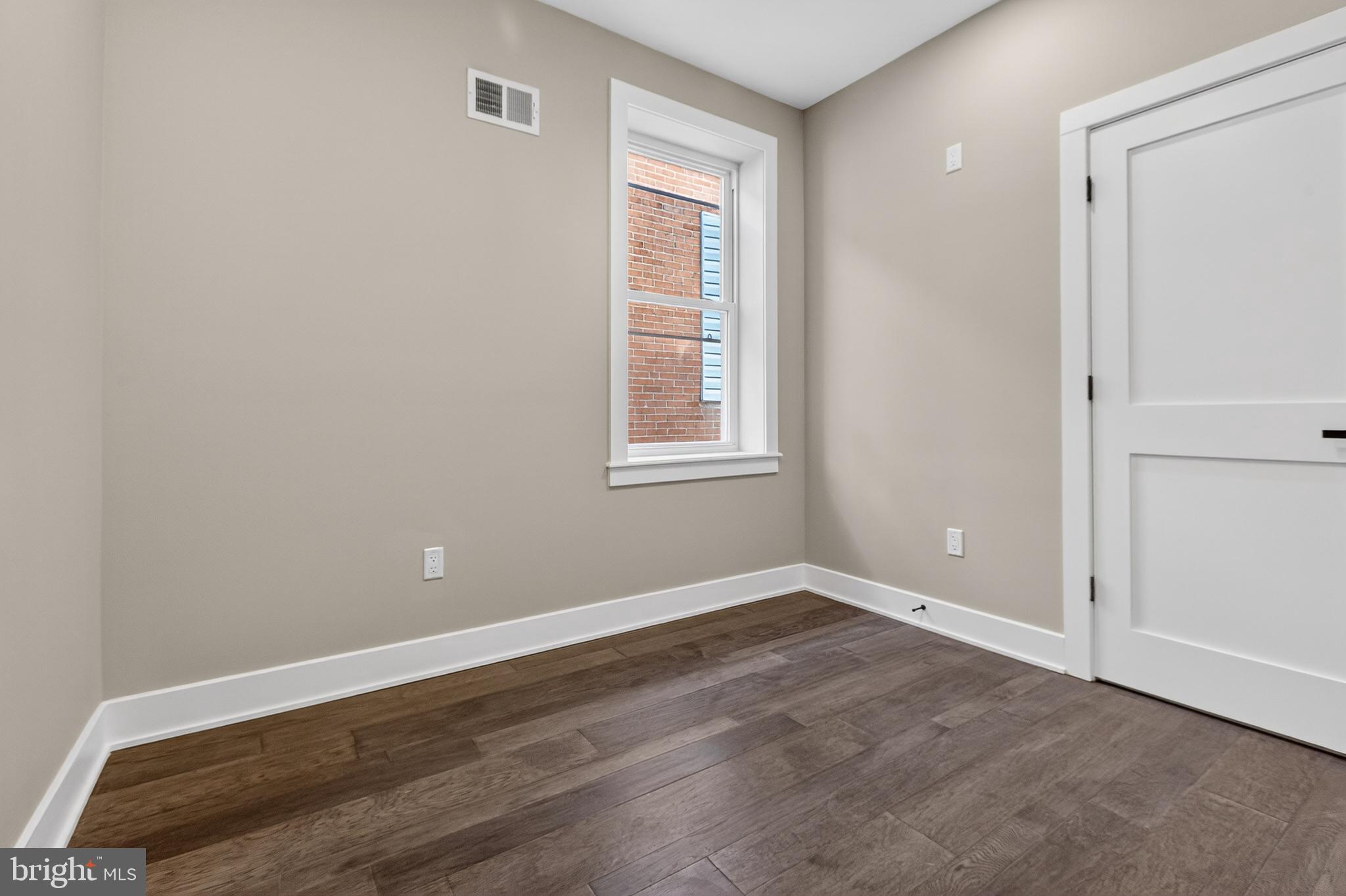 34 West Sharpnack Street Philadelphia, PA 19119 - Photo 26 of 33