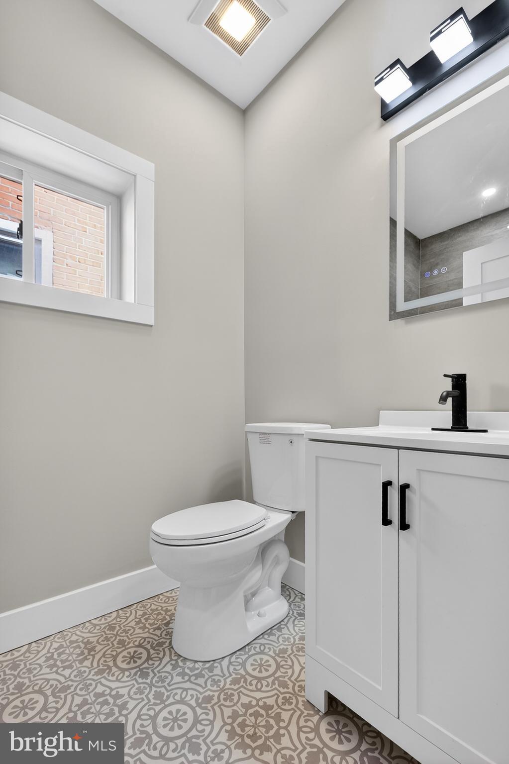 34 West Sharpnack Street Philadelphia, PA 19119 - Photo 29 of 33