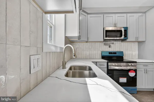 $2,400 | 34 West Sharpnack Street, Philadelphia, PA 19119