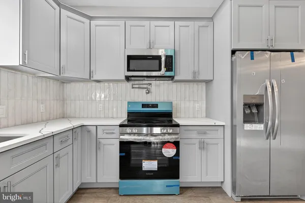 $2,400 | 34 West Sharpnack Street, Philadelphia, PA 19119