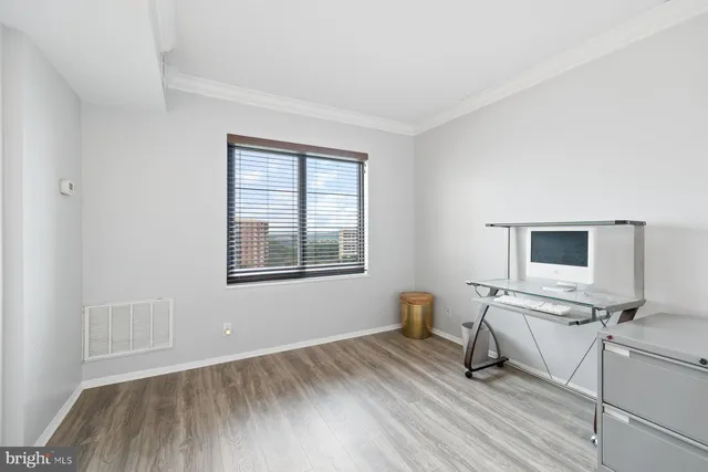 $354,999 | 203 Yoakum Parkway, Unit 1206, Alexandria, VA 22304