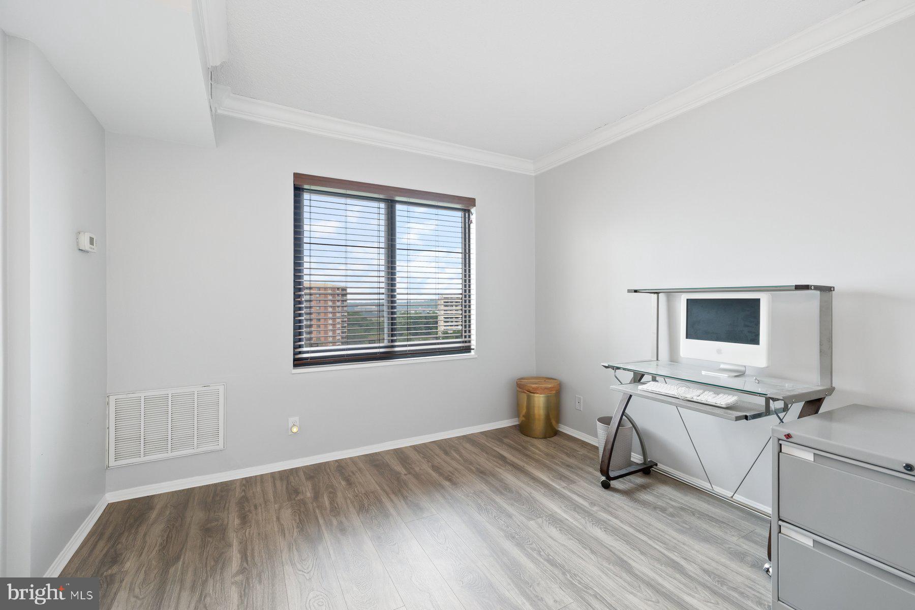 203 Yoakum Parkway, Unit 1206 Alexandria, VA 22304 - Photo 13 of 44