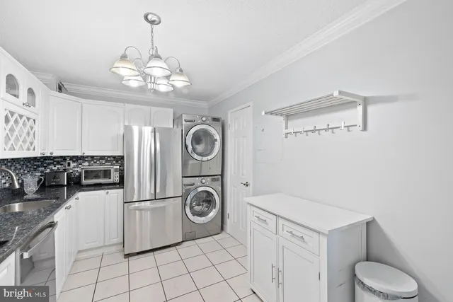 $354,999 | 203 Yoakum Parkway, Unit 1206, Alexandria, VA 22304