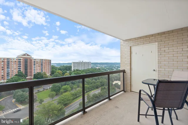 $354,999 | 203 Yoakum Parkway, Unit 1206, Alexandria, VA 22304