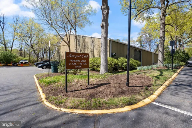 $354,999 | 203 Yoakum Parkway, Unit 1206, Alexandria, VA 22304