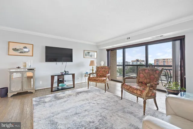 $354,999 | 203 Yoakum Parkway, Unit 1206, Alexandria, VA 22304