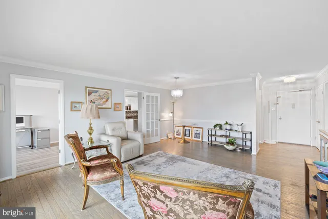 $354,999 | 203 Yoakum Parkway, Unit 1206, Alexandria, VA 22304