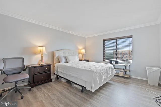 $354,999 | 203 Yoakum Parkway, Unit 1206, Alexandria, VA 22304