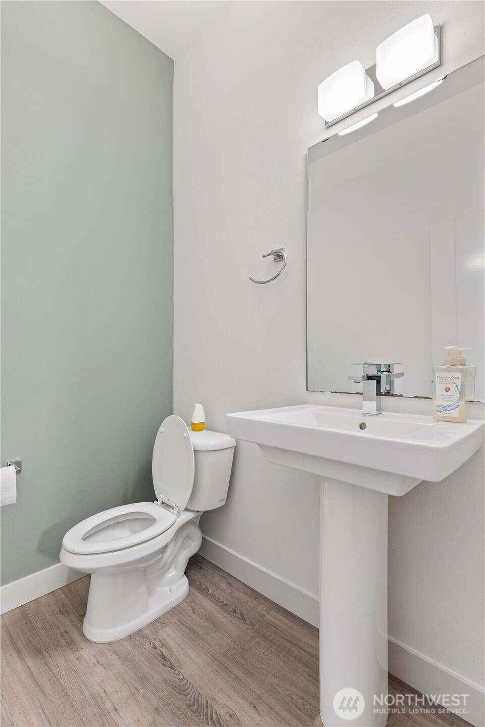 17905 35th Avenue Southeast, Unit B4 Bothell, WA 98012 - Photo 9 of 28