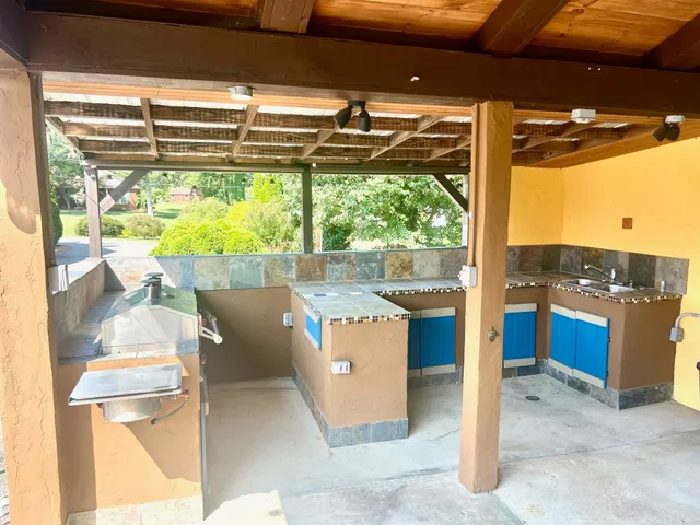 $575,000 | 15 Chesapeake Drive, McKenzie, TN 38201