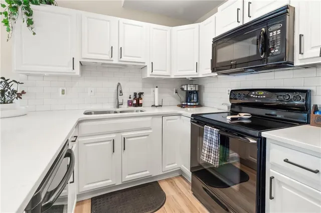 $375,000 | 645 Lake Viking Terrace, Gallatin, MO 64640