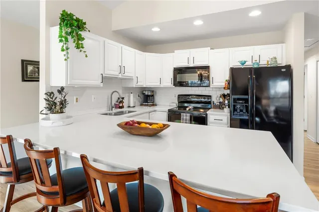 $375,000 | 645 Lake Viking Terrace, Gallatin, MO 64640