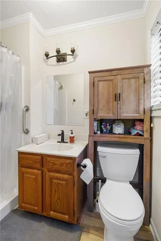 $375,000 | 645 Lake Viking Terrace, Gallatin, MO 64640