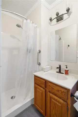 $375,000 | 645 Lake Viking Terrace, Gallatin, MO 64640