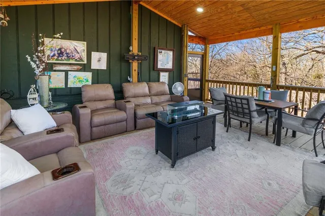 $375,000 | 645 Lake Viking Terrace, Gallatin, MO 64640