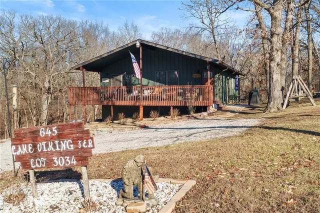 $375,000 | 645 Lake Viking Terrace, Gallatin, MO 64640
