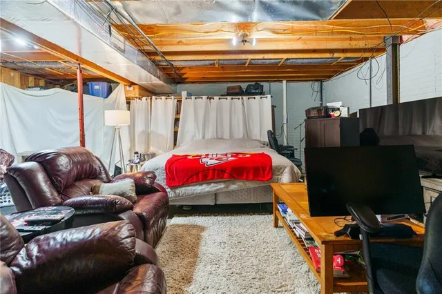 $375,000 | 645 Lake Viking Terrace, Gallatin, MO 64640