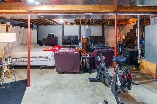 $375,000 | 645 Lake Viking Terrace, Gallatin, MO 64640