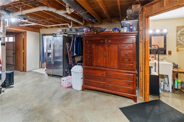 $375,000 | 645 Lake Viking Terrace, Gallatin, MO 64640