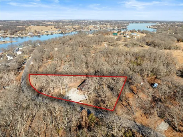 $375,000 | 645 Lake Viking Terrace, Gallatin, MO 64640