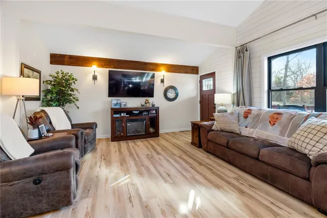 $375,000 | 645 Lake Viking Terrace, Gallatin, MO 64640