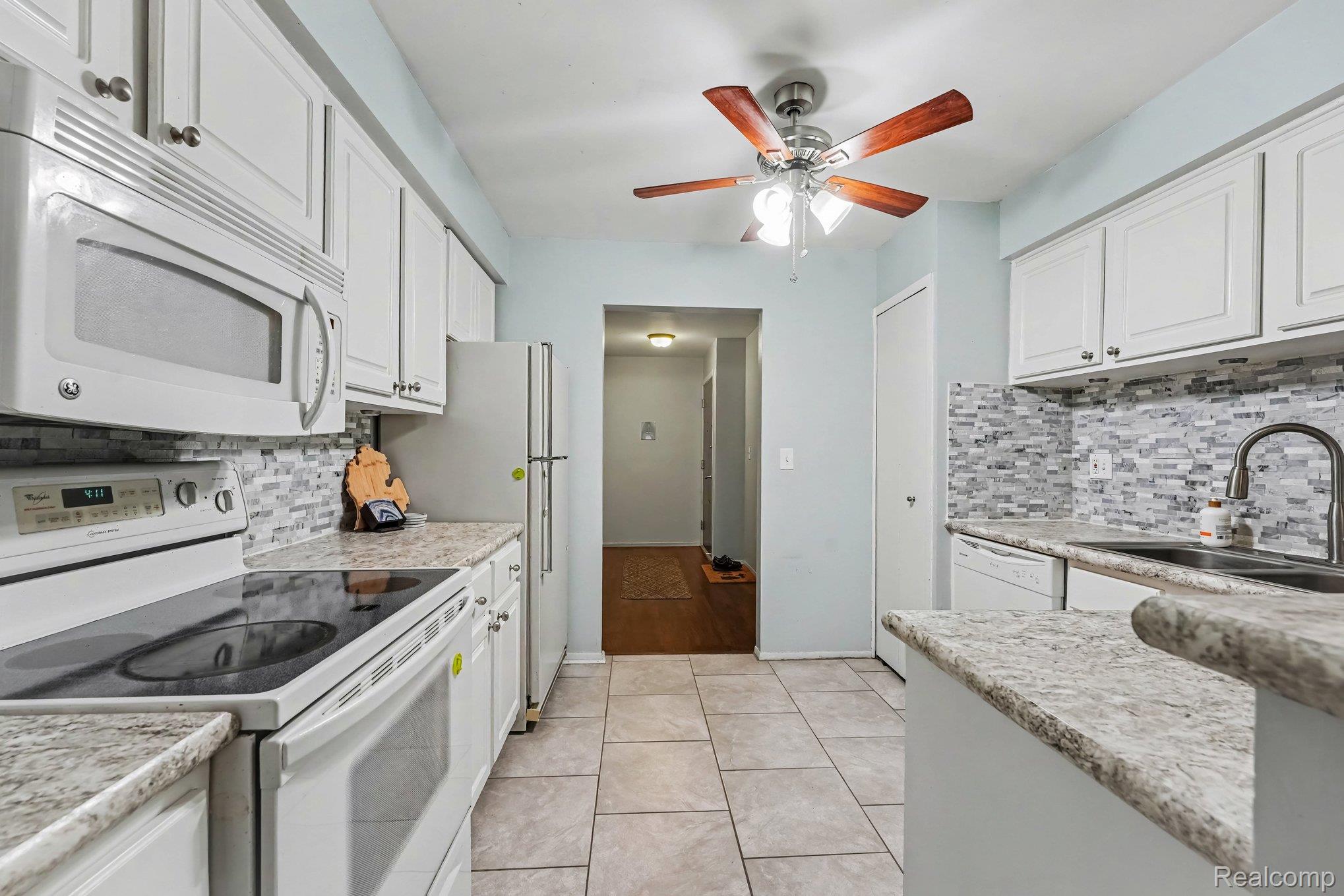 1683 Riverside Drive, Unit 2 Rochester, MI 48309 - Photo 7 of 25 008_file_5002.jpg