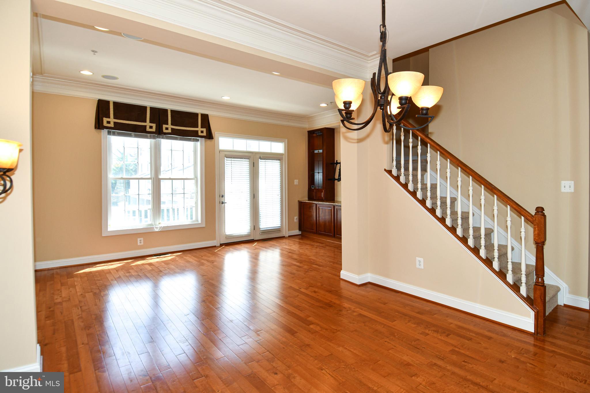589 Cedar Spring Street Gaithersburg, MD 20877 - Photo 10 of 43 Sitting Room