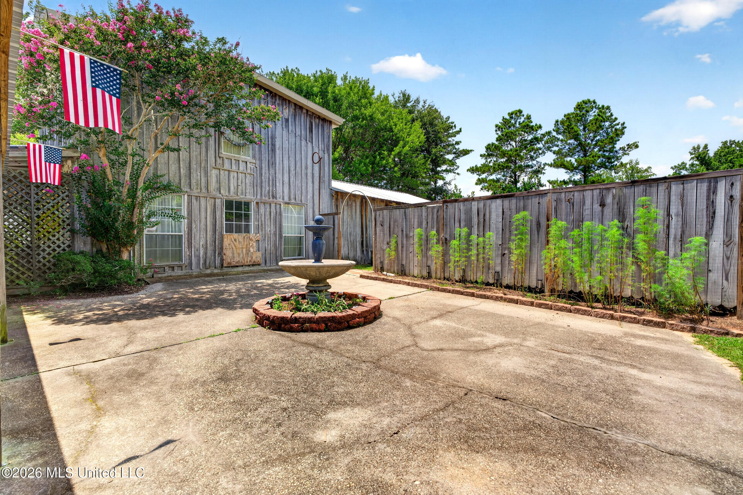 574 Slade Woodward Road Poplarville, MS 39470 - Photo 65 of 106 66_courtyard