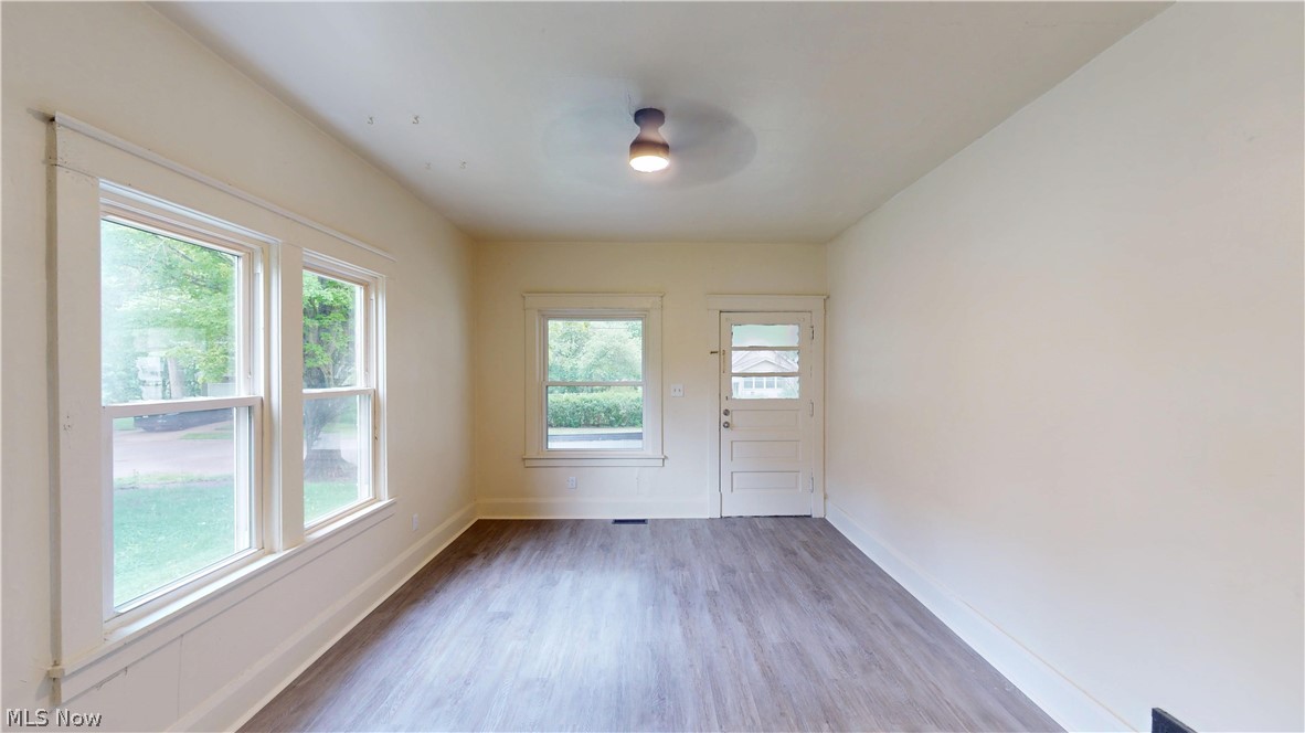 210 Perry Street, Unit FRONT Struthers, OH 44471 - Photo 4 of 26