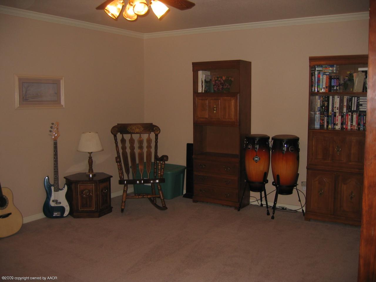 711 McKenzie Road Amarillo, TX 79118 - Photo 28 of 38 a view of workspace with lounge chair