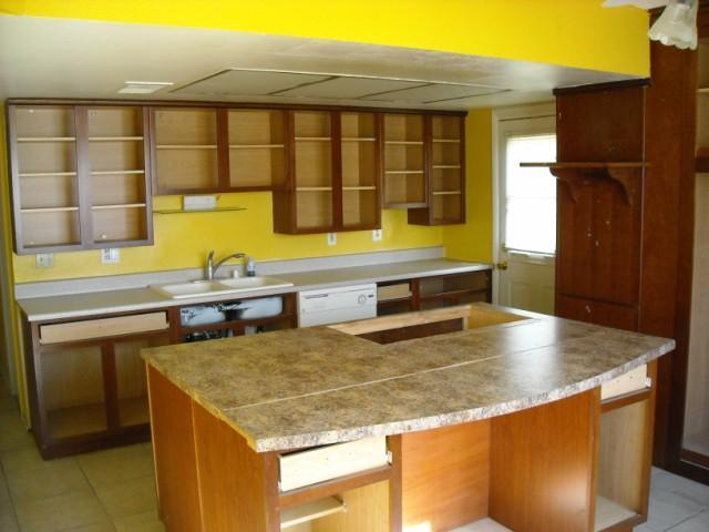 3339 West Cactus Road Phoenix, AZ 85029 - Photo 8 of 25 KITCHEN