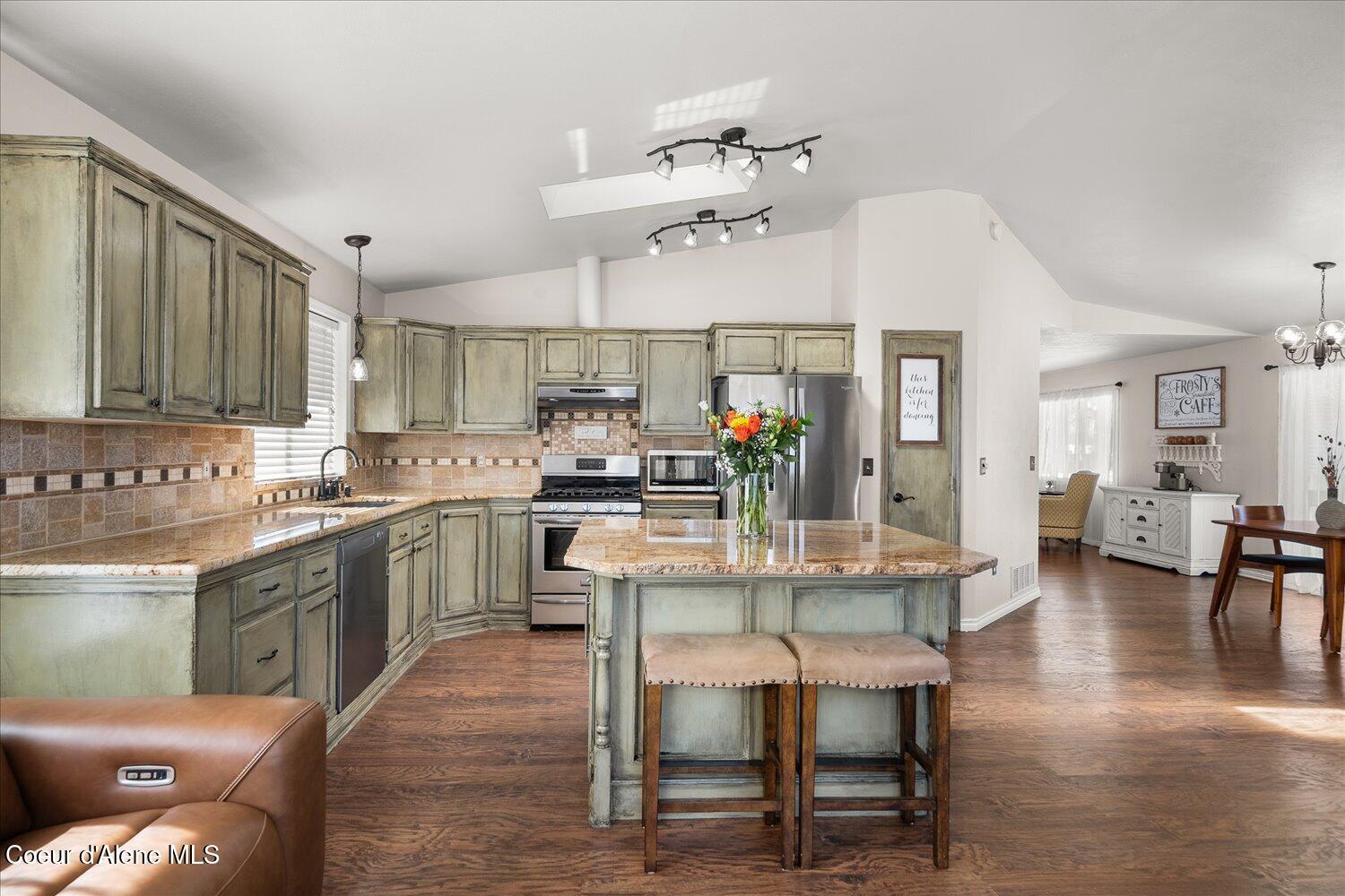 2531 Titleist Way Post Falls, ID 83854 - Photo 2 of 61 Kitchen