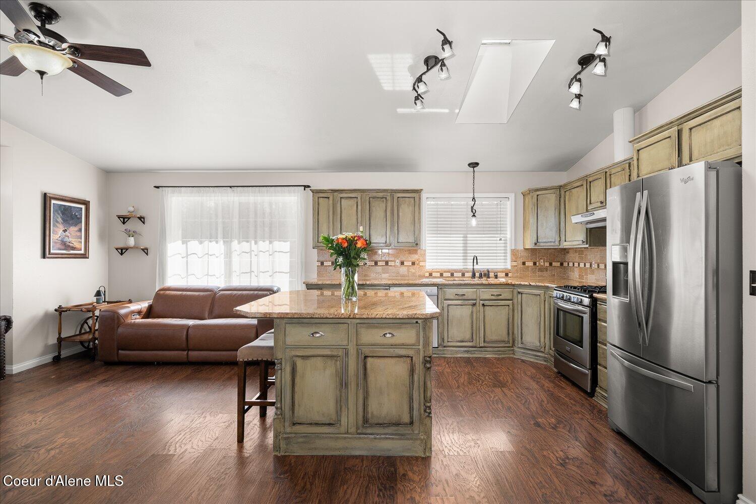 2531 Titleist Way Post Falls, ID 83854 - Photo 26 of 61 Kitchen