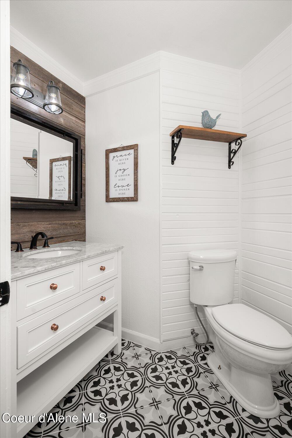 2531 Titleist Way Post Falls, ID 83854 - Photo 28 of 61 Main Floor Bath