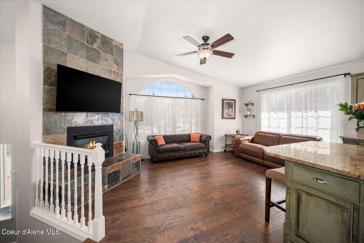 2531 Titleist Way Post Falls, ID 83854 - Photo 5 of 61 Living Room