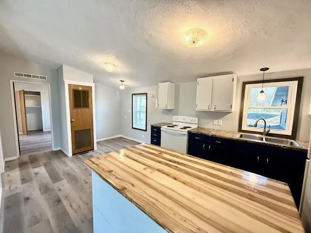 $99,900 | 209 Coon Street, Redwood Falls, MN 56283