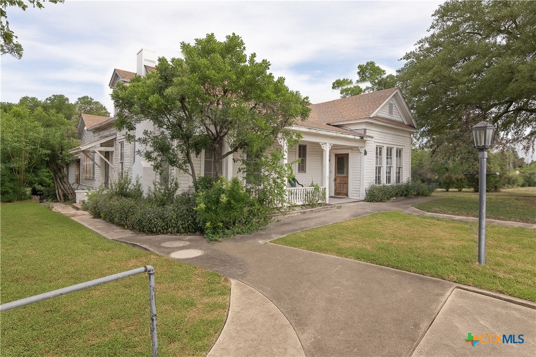 832 East Court Street Seguin, TX 78155 - Photo 25 of 31 a view of outdoor space yard and porch