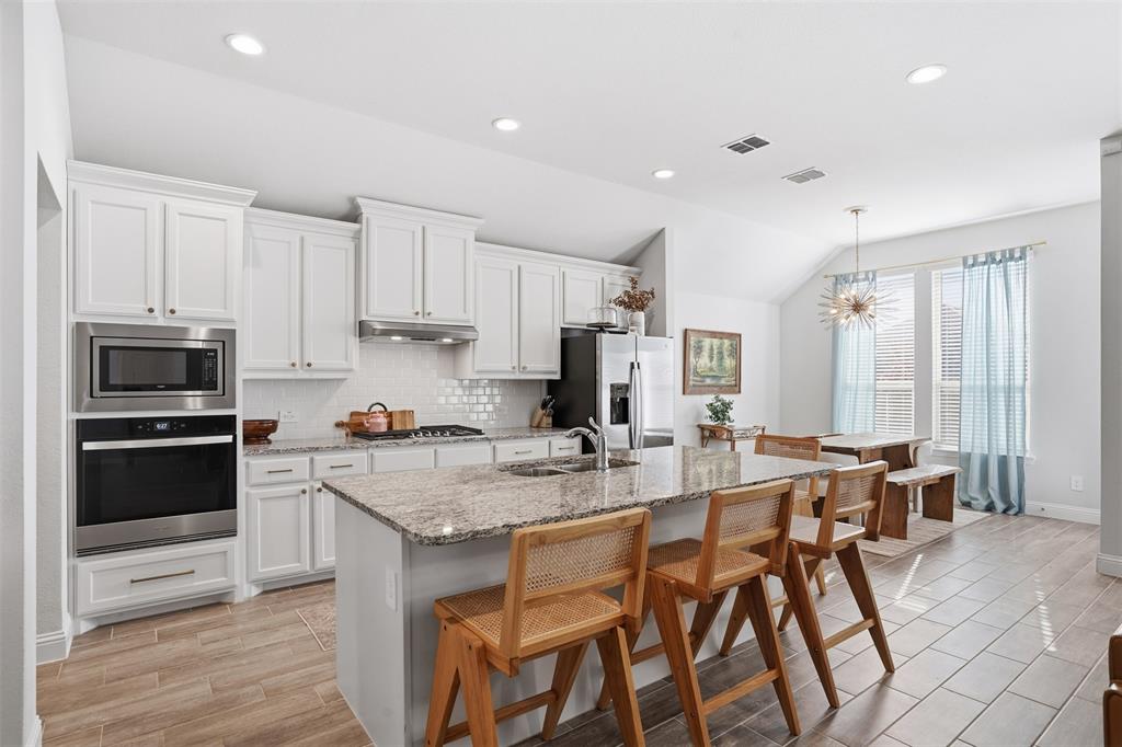 1027 Moss Grv Trail Justin, TX 76247 - Photo 13 of 40