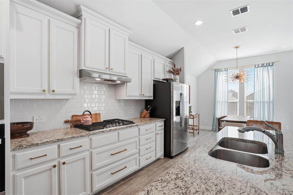 1027 Moss Grv Trail Justin, TX 76247 - Photo 14 of 40