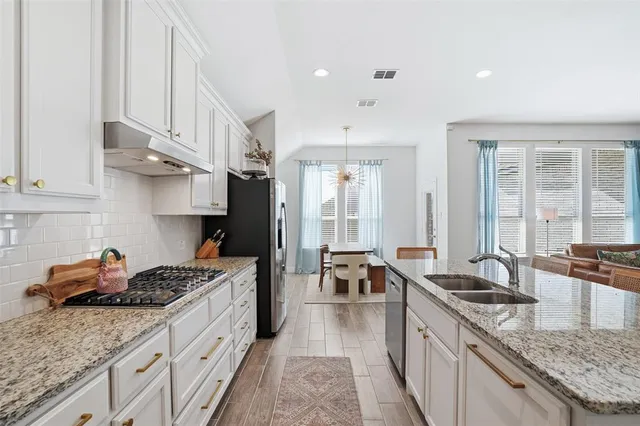 $2,600 | 1027 Moss Grv Trail, Justin, TX 76247