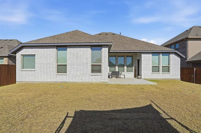 $2,600 | 1027 Moss Grv Trail, Justin, TX 76247