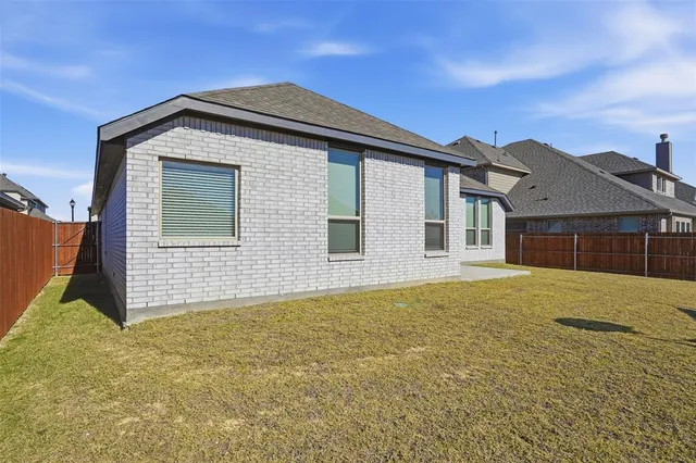 $2,600 | 1027 Moss Grv Trail, Justin, TX 76247