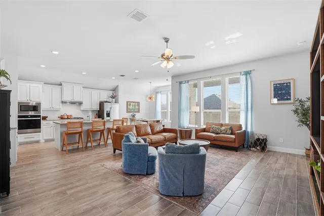 $2,600 | 1027 Moss Grv Trail, Justin, TX 76247